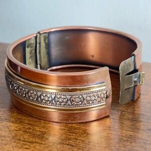 Hallmarked VTG Tri-Metal Floral Hinged Cuff Bracelet Heavy 47g MCM 1”W